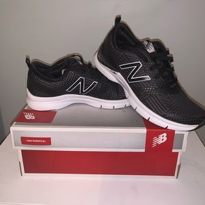 BRAND NEW Black New Balance tennis shoes!